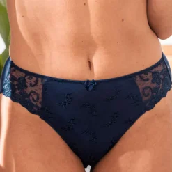 Ana  Slip