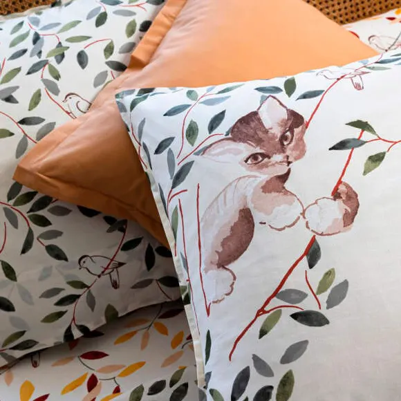 Chats sur la branche Taie d'oreiller
